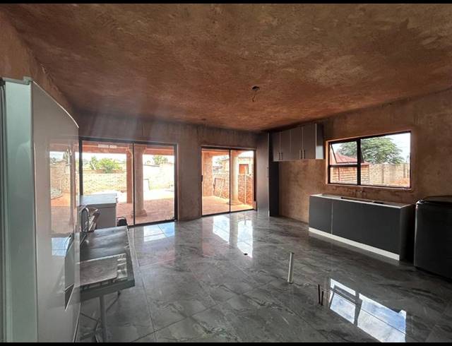 5 BEDROOM HOUSE FOR SALE IN KLIPFONTEIN